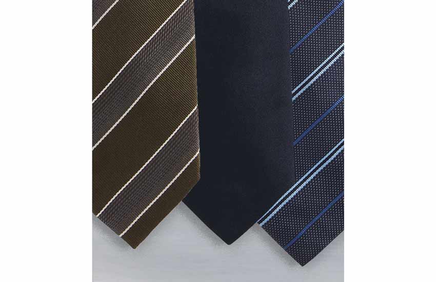 جنس پارچه کراوات را در نظر بگیرید